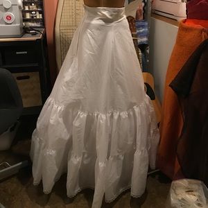 Huge crinoline, great for Halloween.